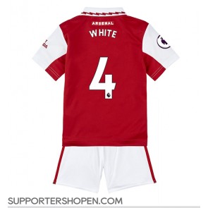 Arsenal Benjamin White #4 Hemmatröja Barn 2022-23 Kortärmad (+ korta byxor)